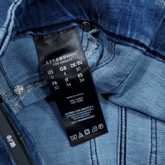 Liverpool Chloe Pull On Stretch Jean Shorts Size 0 25 Blue Rolled - Picture 5 of 10